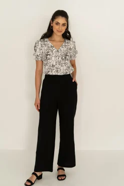 Pants><noscript><img width=