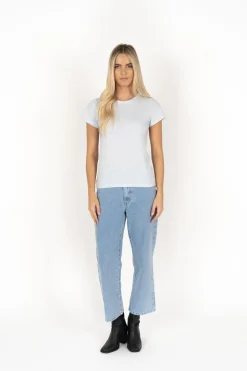 Basics | T-shirts><noscript><img width=