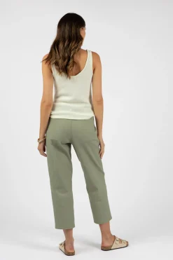 Pants><noscript><img width=