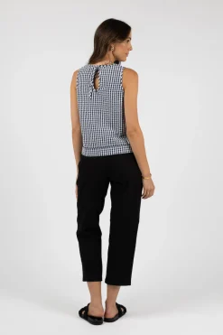 Pants><noscript><img width=