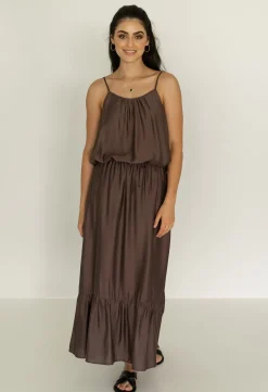 Skirts><noscript><img width=