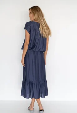 Skirts><noscript><img width=