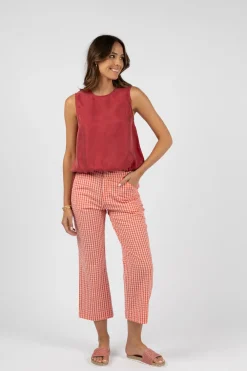 Pants><noscript><img width=