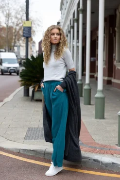 Pants><noscript><img width=