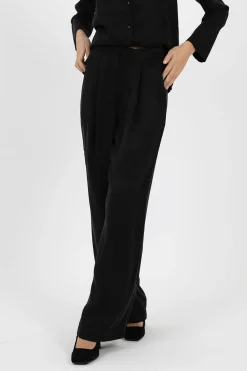 Pants><noscript><img width=