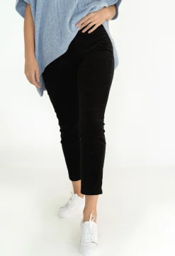 Pants><noscript><img width=