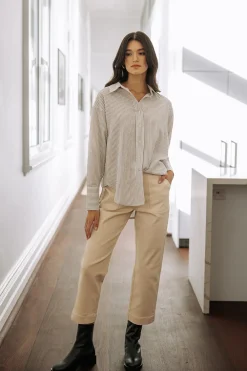 Pants><noscript><img width=