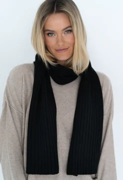 Scarves><noscript><img width=